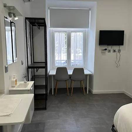 Laniakea Suites Lisbon Room photo